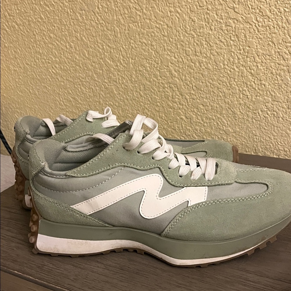 Steve Madden Green and White Sneakers